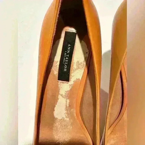 Ann Taylor Size 9M Light Orange Pumps 3.5" Stiletto Heels Peep Toes - Picture 4 of 7